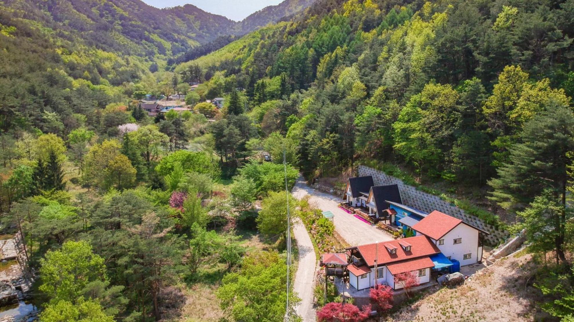 Samcheok Deulre Pension Exterior foto